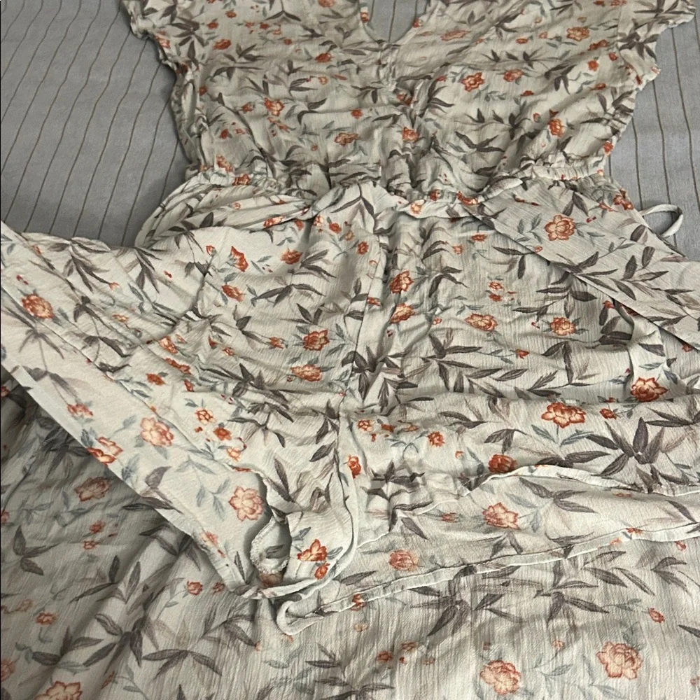 American Eagle Outfitters Floral Gray romper shorts with long skirt like wrap - Picture 4 of 5